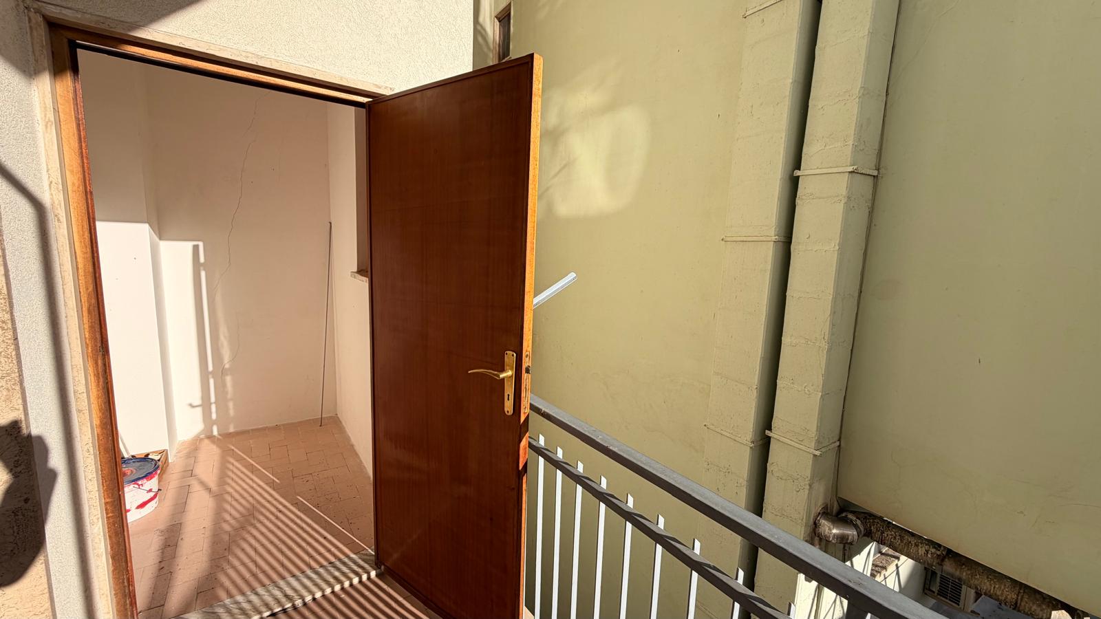 P R E Z Z O R I B A S S A T O - Centrale Appartamento Con Ascensore.